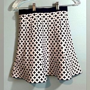 Bebe Geometric Pattern Knit Skirt Size XS NWT